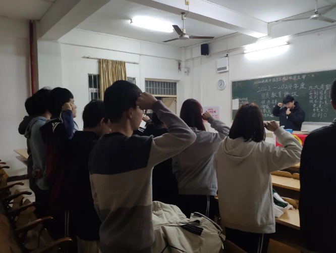 免费观看已满十八岁电视剧动漫版