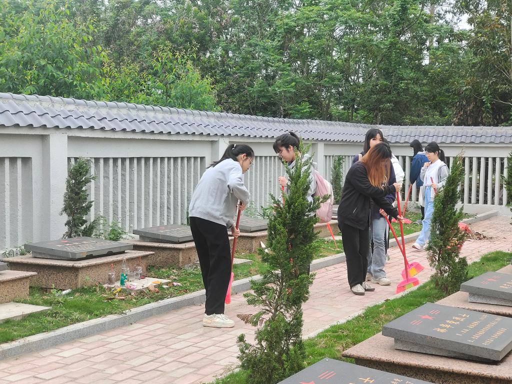 免费观看已满十八岁电视剧动漫版