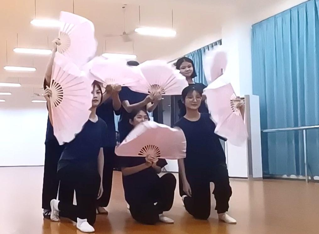 免费观看已满十八岁电视剧动漫版