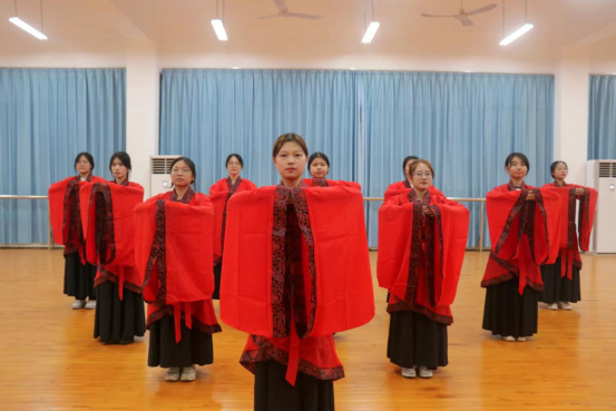 免费观看已满十八岁电视剧动漫版