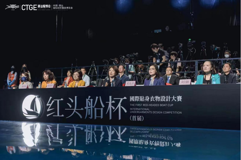 免费观看已满十八岁电视剧动漫版