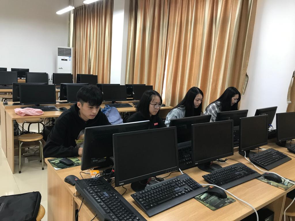 免费观看已满十八岁电视剧动漫版