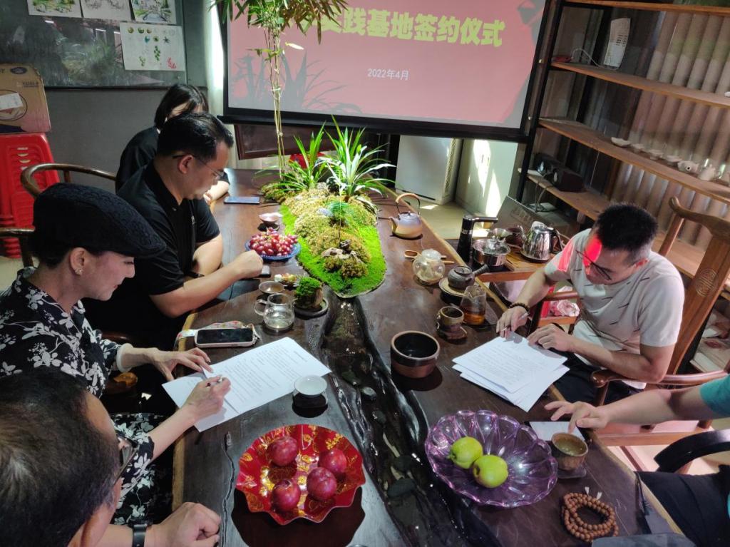 免费观看已满十八岁电视剧动漫版