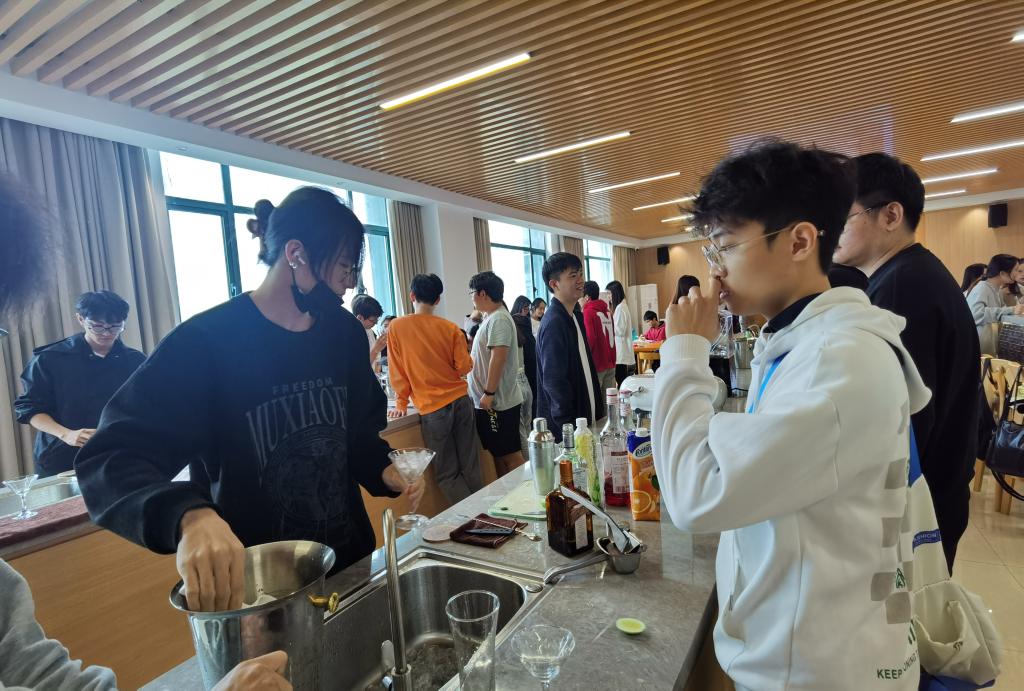 免费观看已满十八岁电视剧动漫版