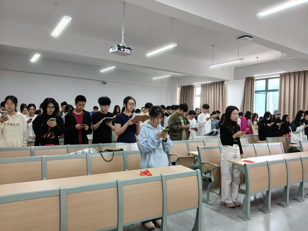免费观看已满十八岁电视剧动漫版