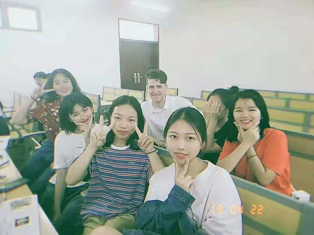 免费观看已满十八岁电视剧动漫版