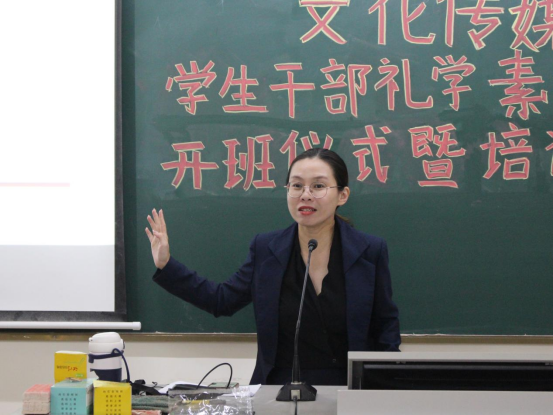 免费观看已满十八岁电视剧动漫版