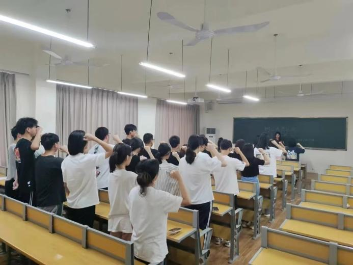 免费观看已满十八岁电视剧动漫版