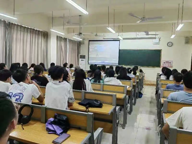 免费观看已满十八岁电视剧动漫版