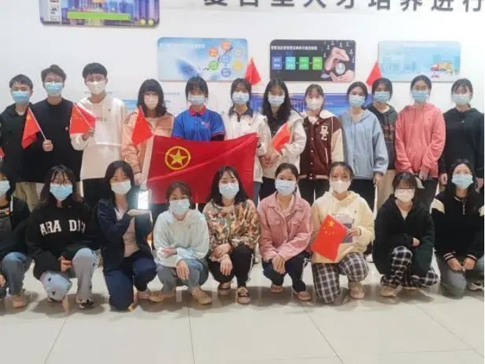 免费观看已满十八岁电视剧动漫版