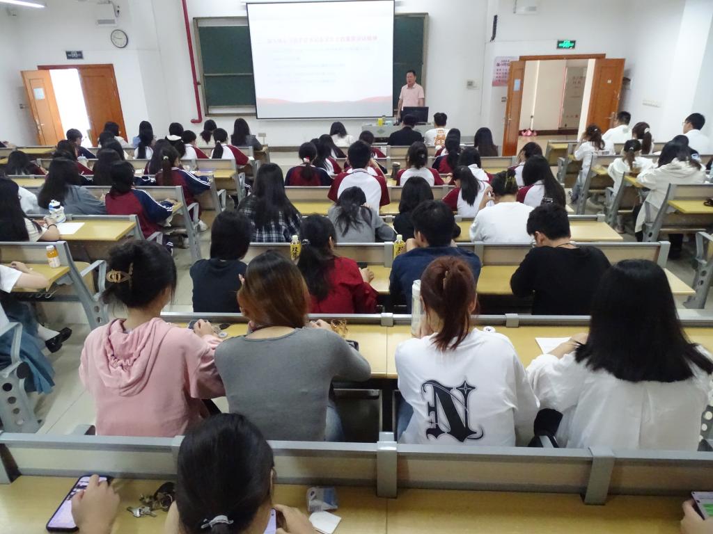 免费观看已满十八岁电视剧动漫版