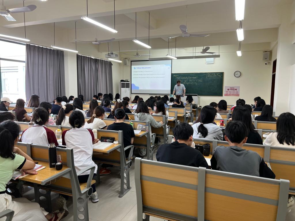 免费观看已满十八岁电视剧动漫版