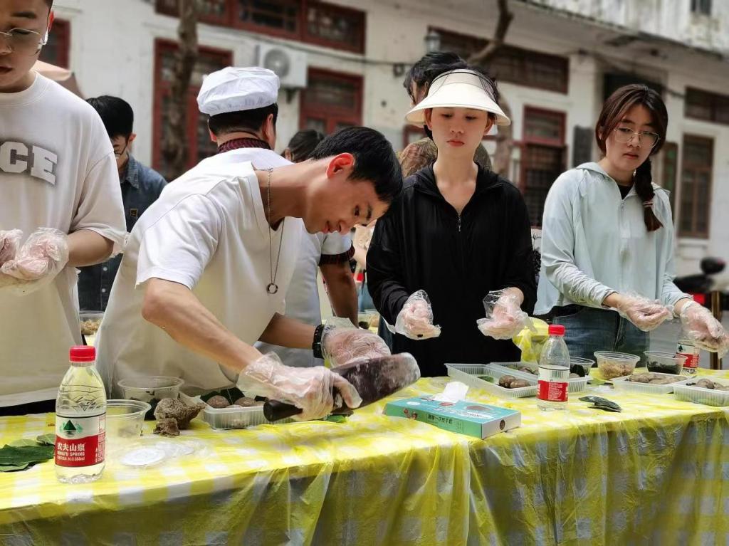 免费观看已满十八岁电视剧动漫版