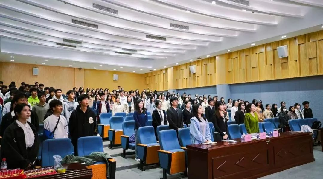 免费观看已满十八岁电视剧动漫版
