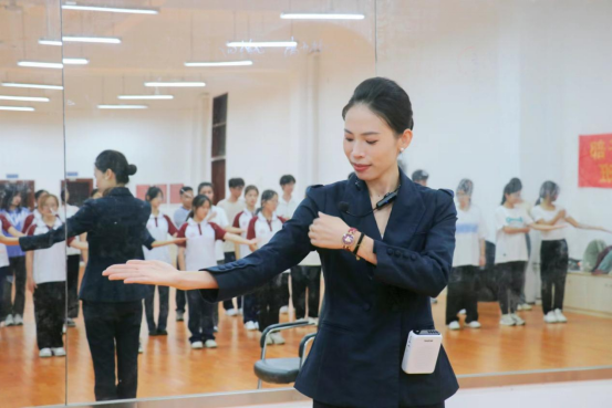 免费观看已满十八岁电视剧动漫版