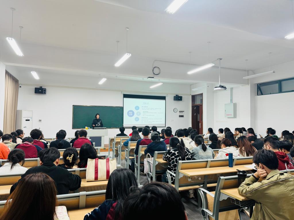 免费观看已满十八岁电视剧动漫版