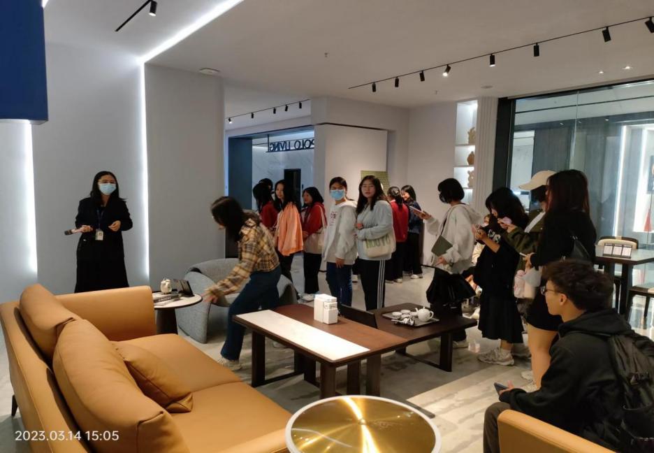免费观看已满十八岁电视剧动漫版