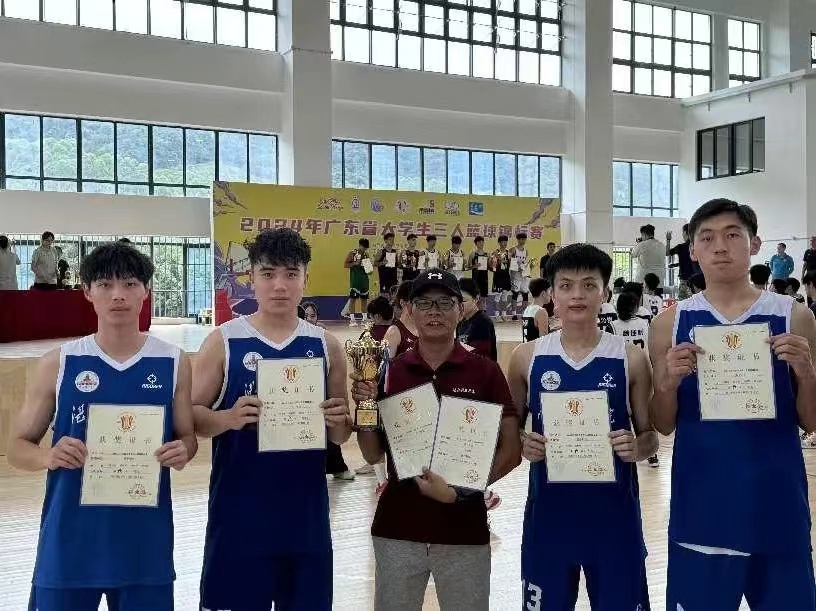 免费观看已满十八岁电视剧动漫版