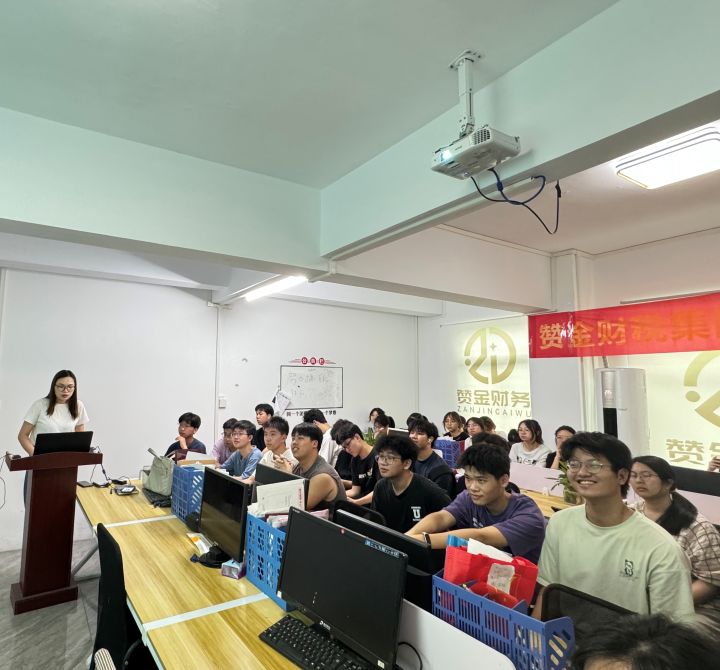 免费观看已满十八岁电视剧动漫版
