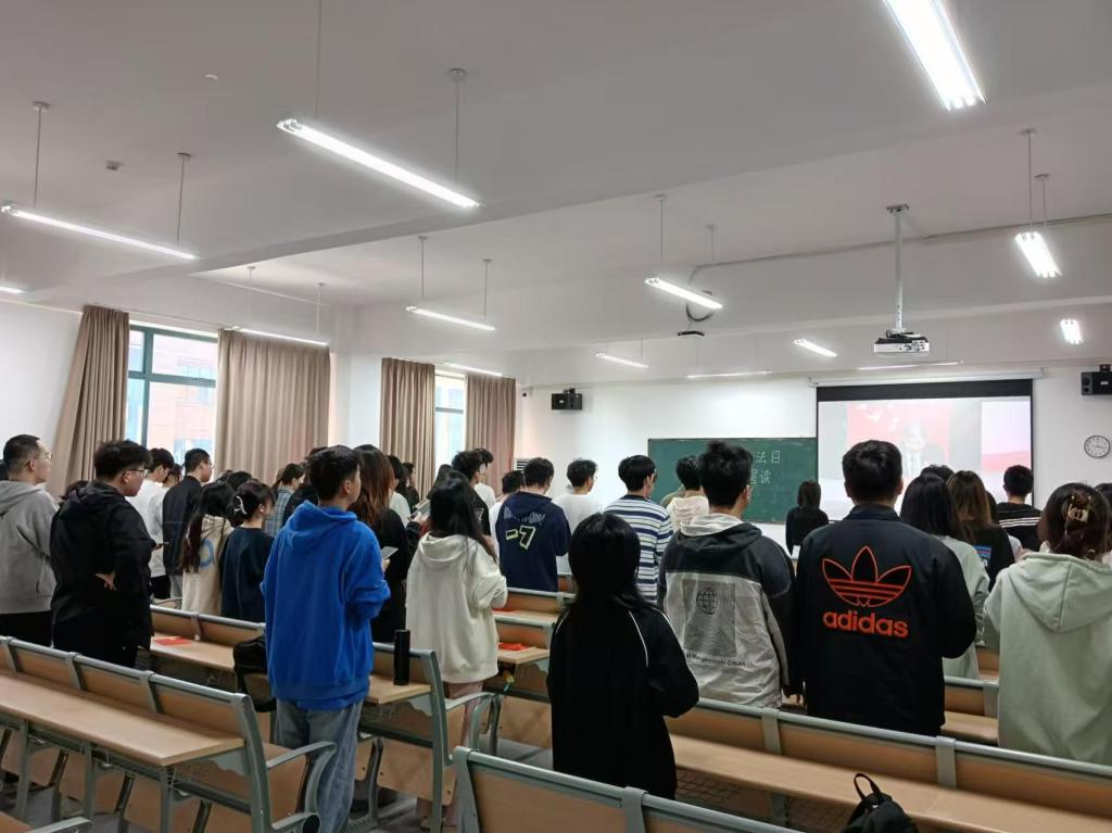 免费观看已满十八岁电视剧动漫版