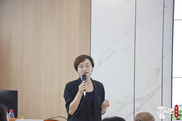 肖荆副院长1 肖荆副院长1