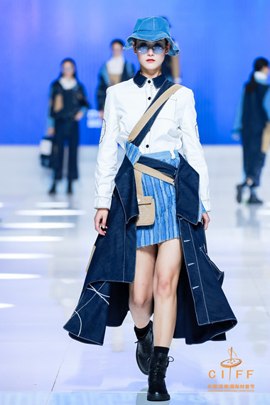 免费观看已满十八岁电视剧动漫版