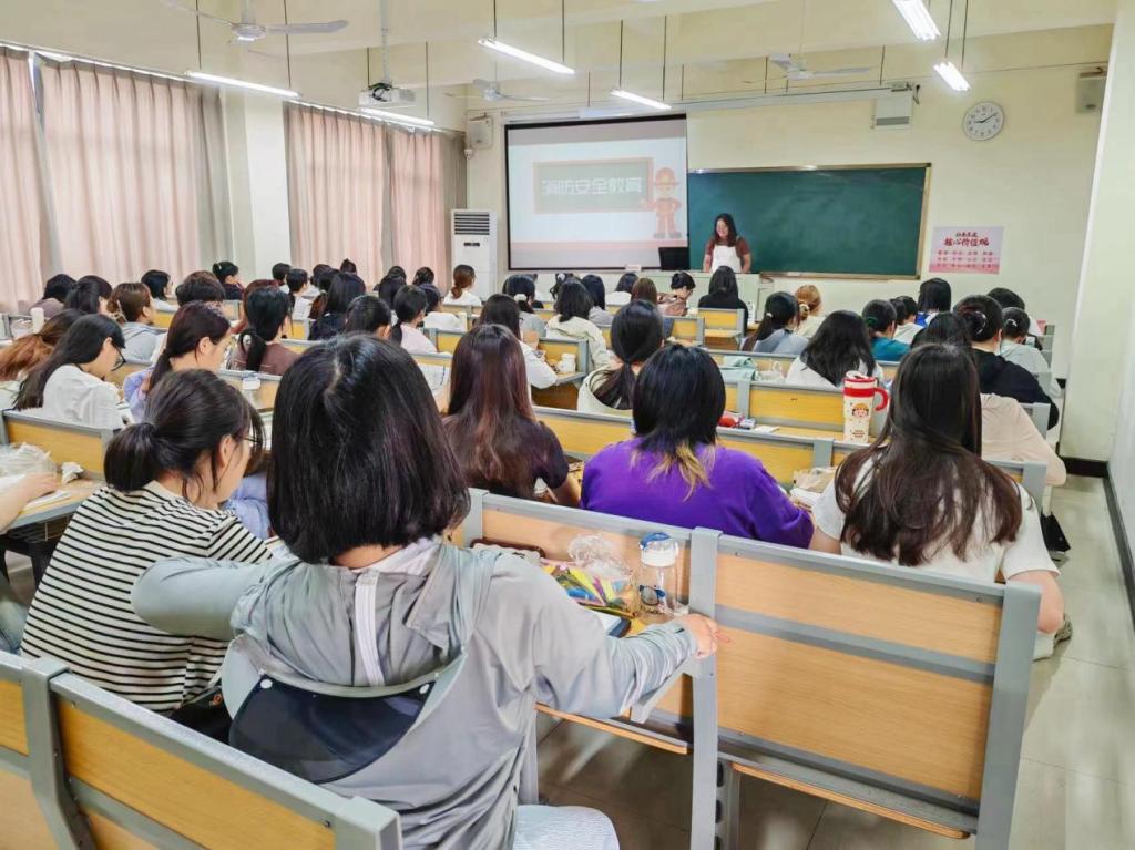 免费观看已满十八岁电视剧动漫版