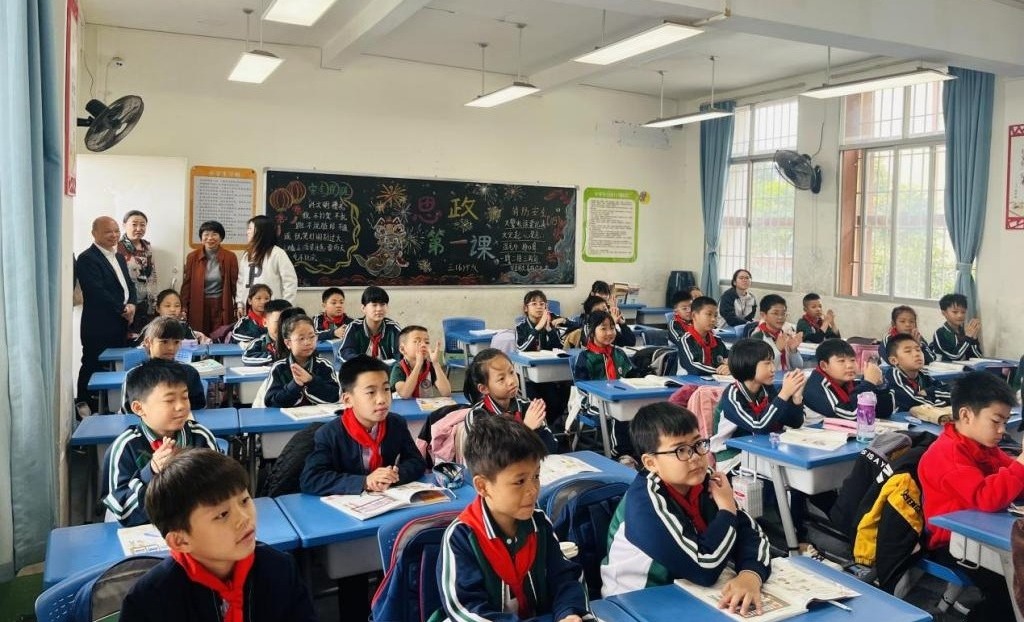 免费观看已满十八岁电视剧动漫版