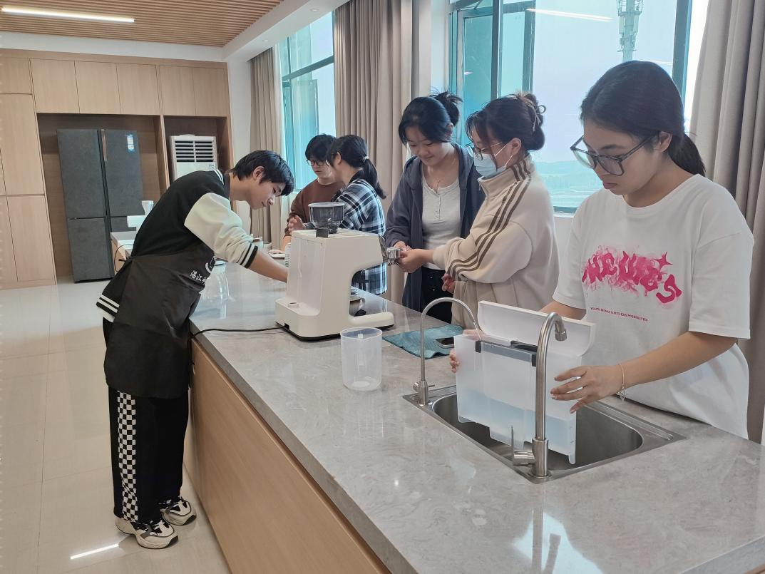 免费观看已满十八岁电视剧动漫版