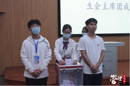免费观看已满十八岁电视剧动漫版