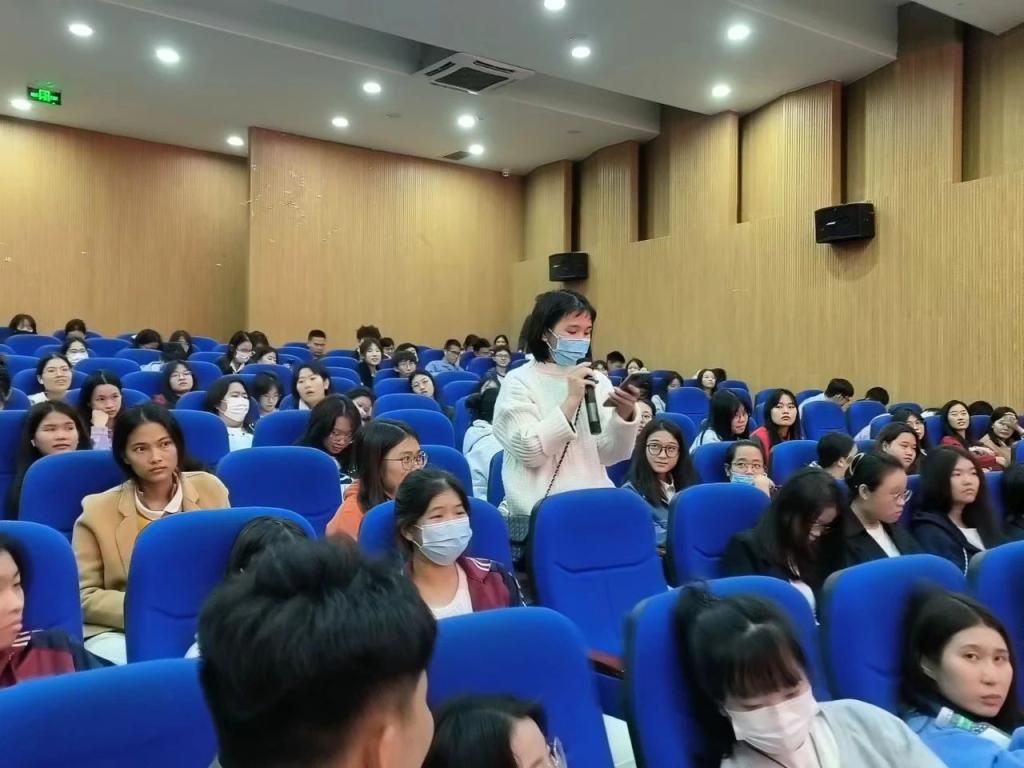 免费观看已满十八岁电视剧动漫版