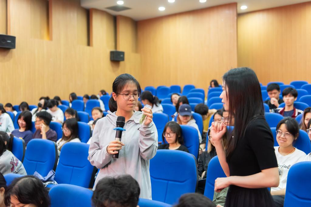 免费观看已满十八岁电视剧动漫版