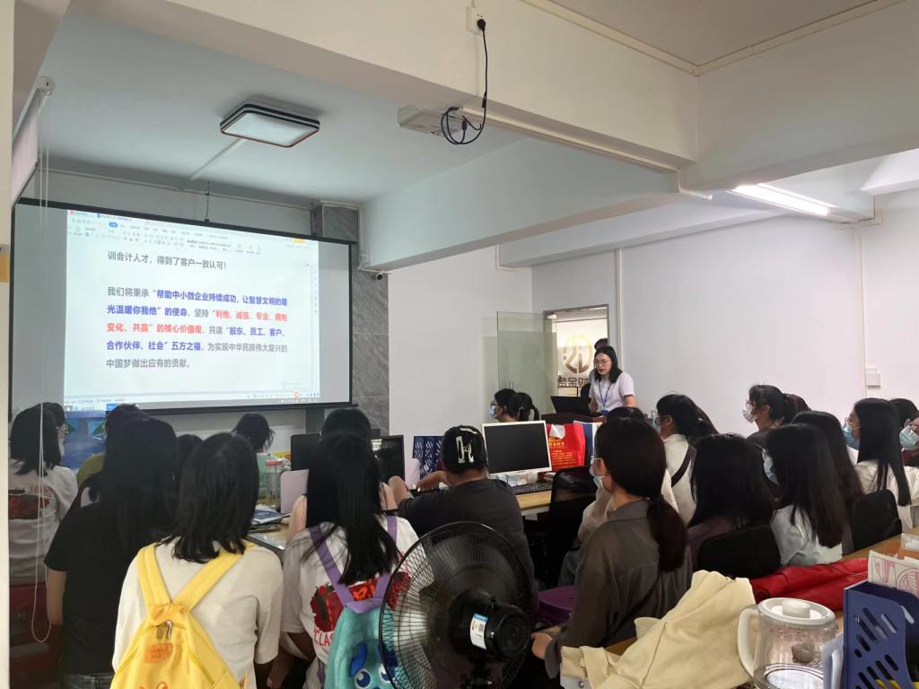 免费观看已满十八岁电视剧动漫版